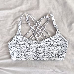 Lululemon free to be bra